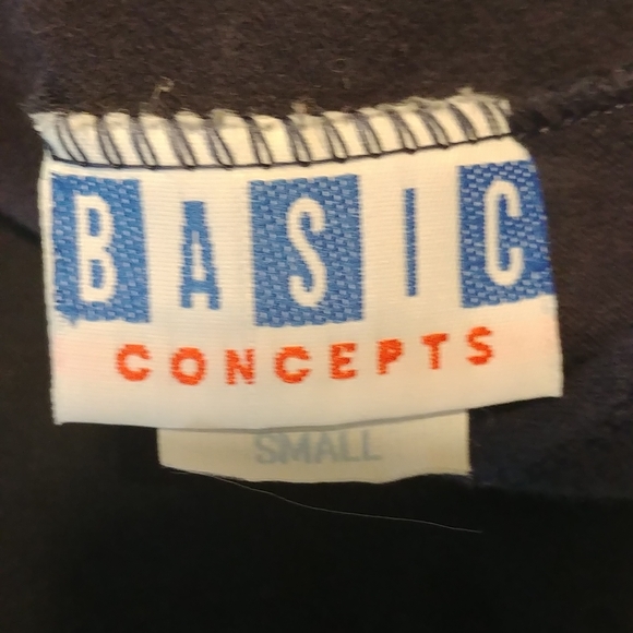 Basic Concepts navy blue crop top - Picture 3 of 4